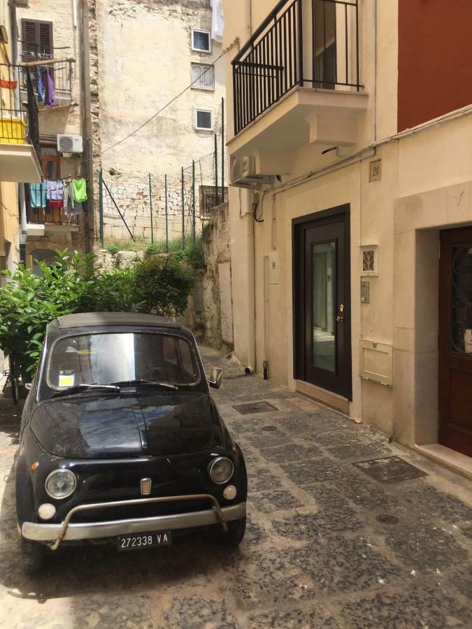 Nuccia Serra 29 Bari Luaran gambar